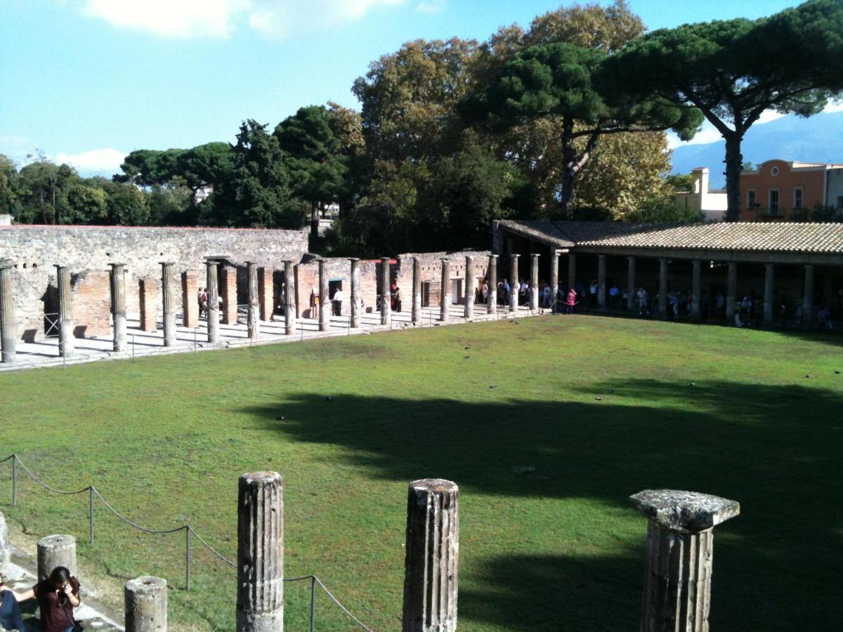 Villa Mena Pompei Exterior photo